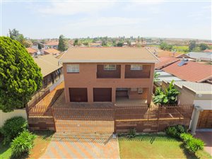 8 Bed House in Lenasia