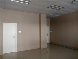 96 m² Commercial space in New Town Centre (Gateway)