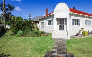 6 Bedroom House in Berea