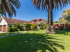 5 Bed House in Meadowridge