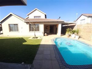 4 Bed Duplex in Sonneveld