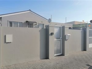 2 Bed House in Pelikan Park