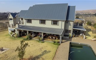 6 Bedroom House in Sterkfontein and surrounds