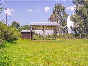 1227 m² Land available in Underberg