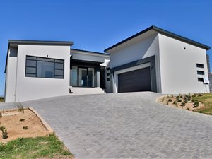 4 Bed House in Oubaai and surrounds