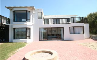 4 Bedroom House in Kenton-on-Sea