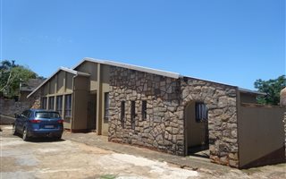 6 Bedroom House in Isipingo Hills