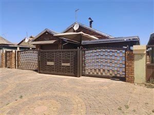 3 Bed House in Daveyton
