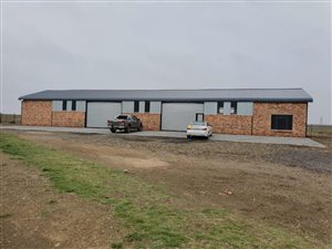 1220 m² Commercial space in Secunda