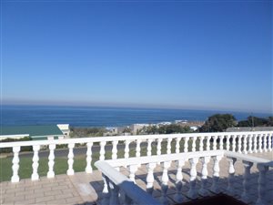 6 Bed House in Port Edward