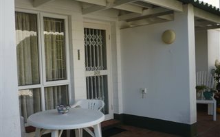 2 Bedroom Townhouse in Scottburgh Central