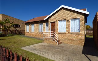 3 Bedroom House in Esther Park
