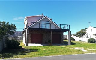 3 Bedroom House in De Kelders