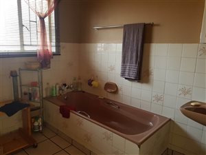 3 Bed House in Riamarpark