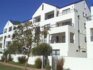 3 Bed Apartment in Somerset West Central