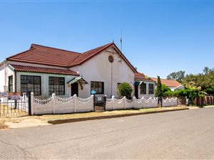 4 Bed House in Heidelberg Central