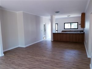 4 Bedroom House in Bergvliet