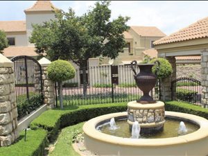2 Bed Townhouse in Lonehill
