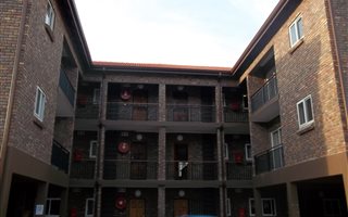 2 Bedroom Flat in Pretoria North