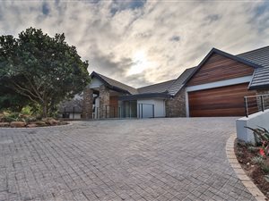 3 Bed House in Cotswold Downs Estate
