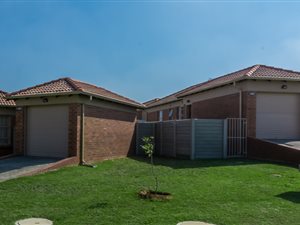 3 Bed House in Olievenhoutbosch