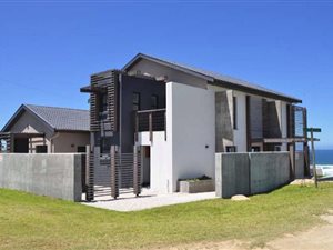 5 Bed House in Oyster Bay