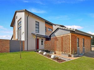 3 Bed House in Rooihuiskraal North