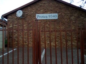2 Bed Apartment in Olievenhoutbosch