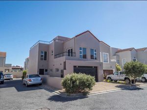 3 Bed House in Harbour Island