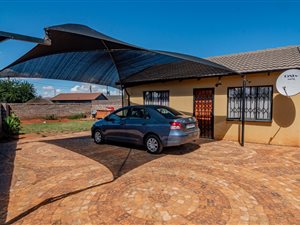 2 Bed House in Protea Glen