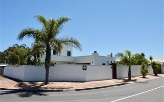 4 Bedroom House in Durbanville Central