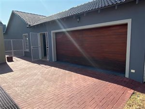 3 Bed House in Thatchfield