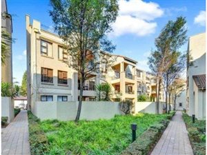 2 Bed Apartment in Pineslopes