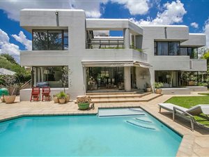 4 Bed House in Dainfern Golf Estate