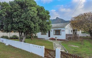 2 Bedroom House in Kleinmond