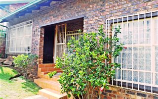 3 Bedroom Simplex in Krugersdorp North
