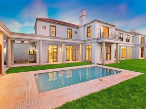 5 Bed House in Hyde Park