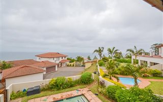 4 Bedroom Duplex in Sheffield Beach