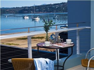 5 Bed Apartment in Thesen Islands