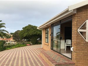 3 Bed House in Hartenbos Heuwels