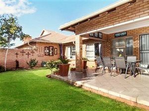4 Bed Townhouse in Paramount Estate