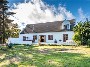 4 Bed House in Sir Lowrys and surrounds