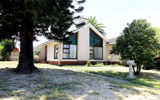 3 Bedroom House in Eden Park