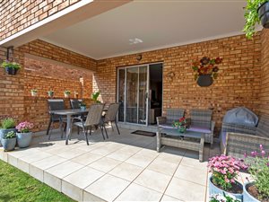 4 Bed Townhouse in Honeydew Manor