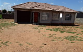 3 Bedroom House in Klarinet