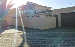 6 Bedroom House in Penlyn Estate