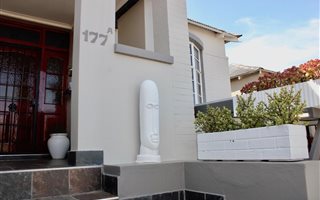 2 Bedroom House in Brixton
