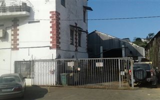 961 m² Industrial space in Jacobs