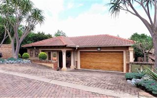 5 Bedroom House in Sonheuwel