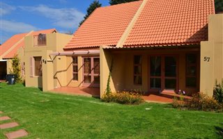 2 Bedroom Townhouse in Weltevreden Park